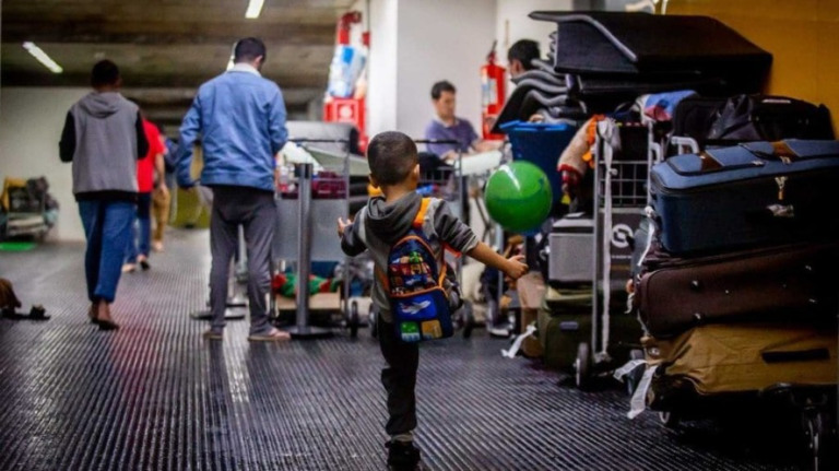 Acampados há meses, refugiados no aeroporto de GRU são todos acolhidos
