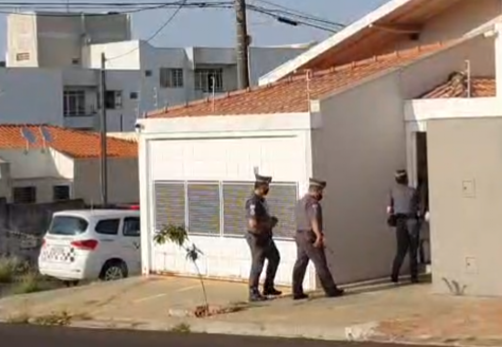 Juiz espera laudo para decisão sobre liberdade do acusado de atirar em PMs