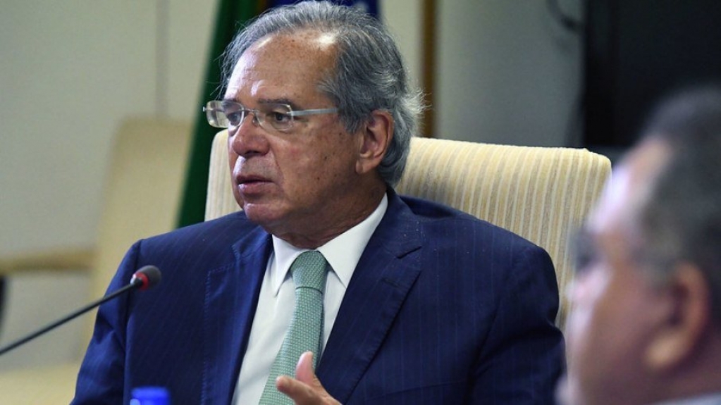 Filha de Paulo Guedes se deslocou em voos oficiais da FAB junto com pai em julho