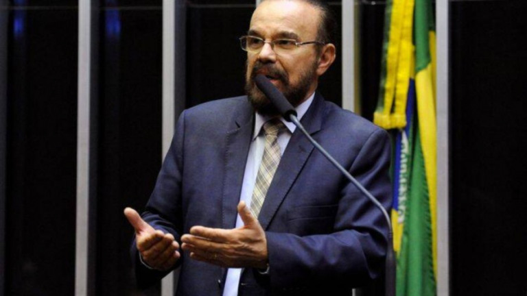 VÍDEO: Câmara tem sessão de um minuto para acelerar PEC Eleitoral