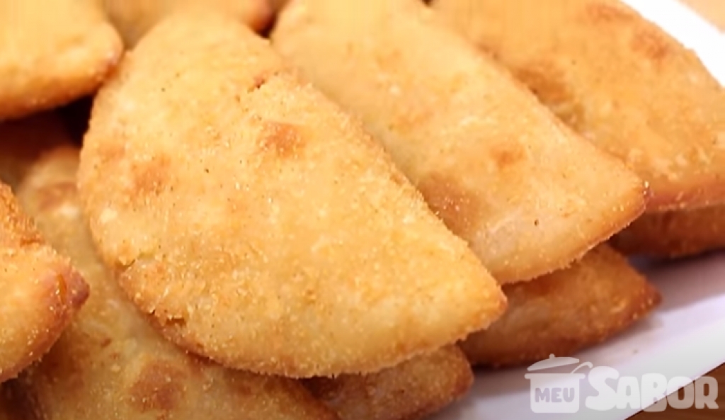 Rissoles de Frango Com Catupiry