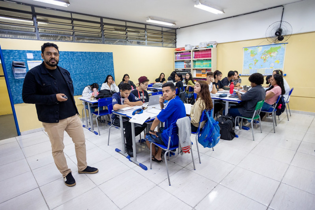 Concurso para professores faz inscrições até segunda; vagas em Marília e região