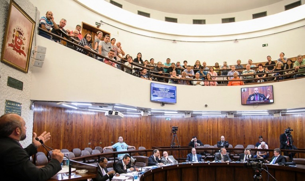 Câmara vota projeto para financiar corpo de bombeiros em Marília