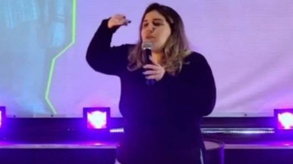Justiça extingue processo contra pastora que fez discurso racista e homofóbico