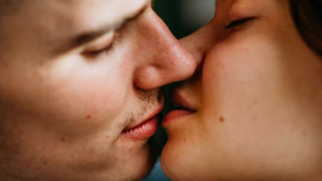 Carnaval: Doença do Beijo pode trazer consequências graves pra saúde Carnaval: Doença do Beijo pode trazer consequências graves pra saúde