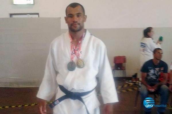 REGIONAIS - Campeão dispensado por Marília ganha ouro por Venceslau