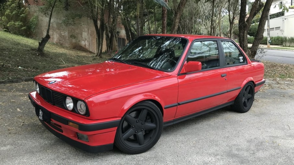 BMW E30 ganha fôlego extra com mecânica da versão M3