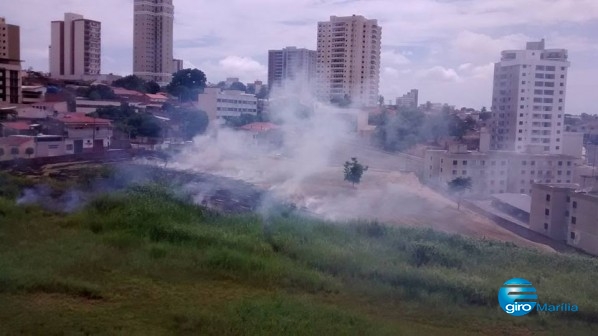 Queimada cria cortina de fumaça e transtrono no centro