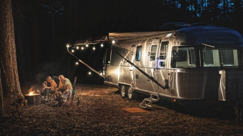 Airstream lança trailer Classic 2022