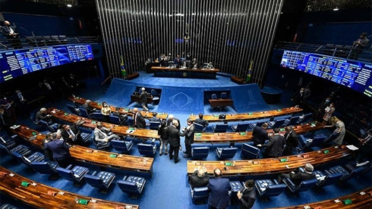 Visitas são proibidas no Senado após tentativa de ato terrorista no DF