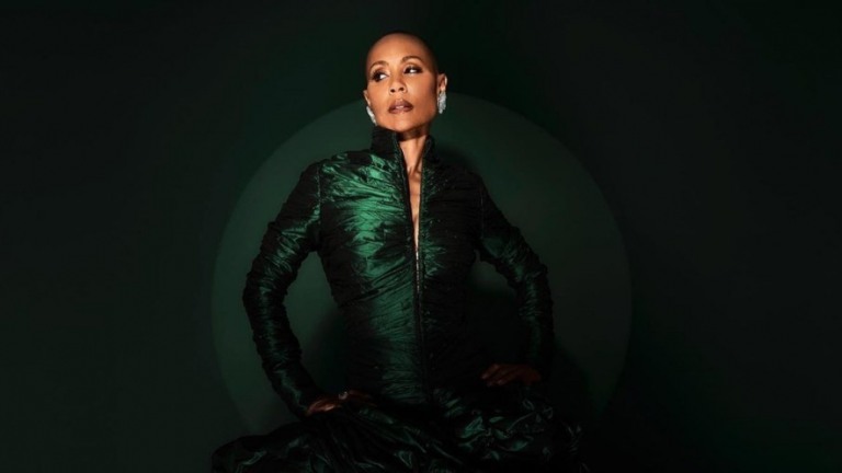 Jada Smith lança primeiro episódio de talk show após polêmica no Oscar