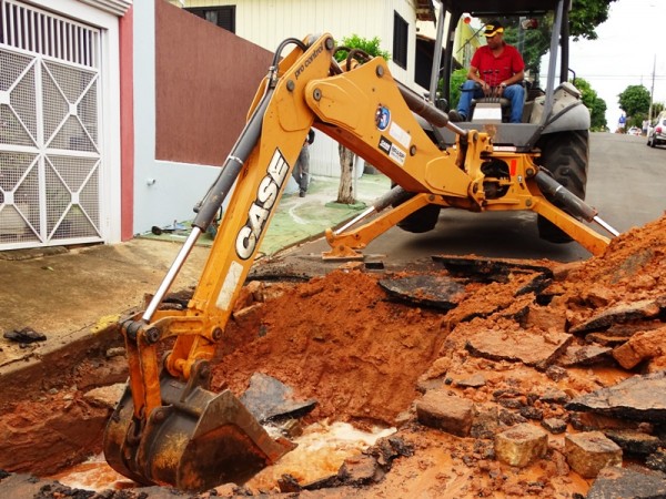 Adutora rompe de novo; Daem promete solução