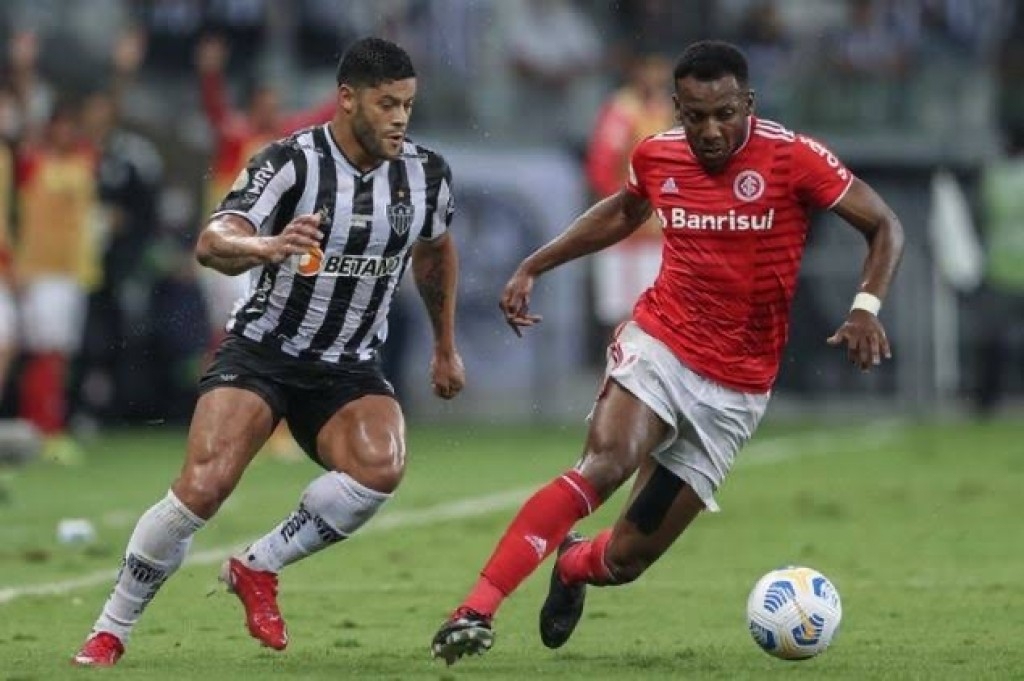 Atlético vence e está do G4 do Brasileirão