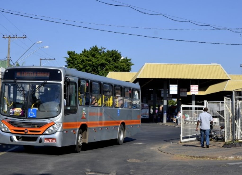 Comissão Especial coordena processo contra empresas de ônibus