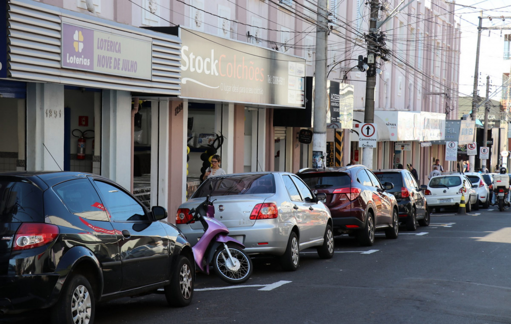 Emdurb adia volta da zona azul e das multas por falta de cartelas