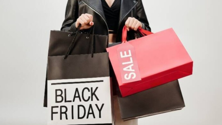 Lojas anunciam descontos de até 80%  durante a Black Friday