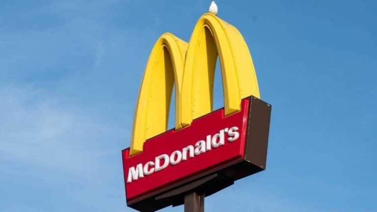 McDonald's, Coca-Cola e Starbucks interrompem operações na Rússia