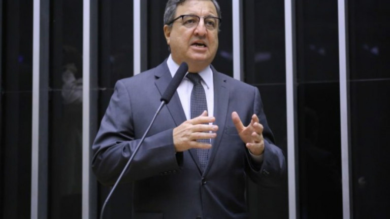 PEC Eleitoral: relator quer ler o parecer hoje para driblar oposição