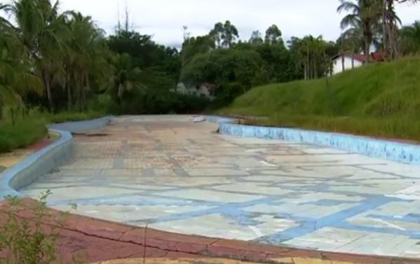 Abandono condena Parque Aquático de Marília; uso da área é dúvida