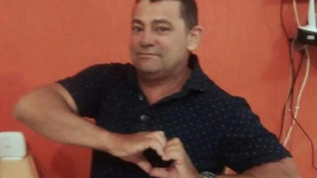 Jovem troca trabalho por doação de sangue para salvar pai em 'estado gravÃssimo' Jovem troca trabalho por doação de sangue para salvar pai em 'estado gravÃssimo'