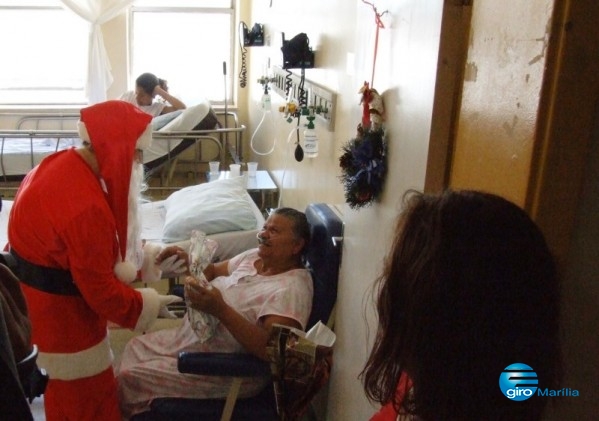 Natal Solidário reforça vínculos do HC com funcionários e pacientes