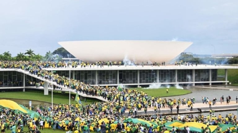 Bancos, Indústria e Comércio repudiam ataques terroristas em Brasília