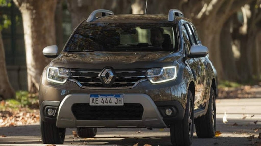 Renault Duster 2023 ganha a nova central multimídia que veio da Oroch