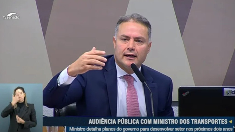 Renan Filho se exalta e diz que obras não são 'pipoca de micro-ondas'