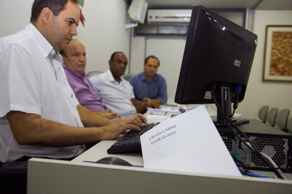 CPI da Carne deve convocar chefe de gabinete do prefeito