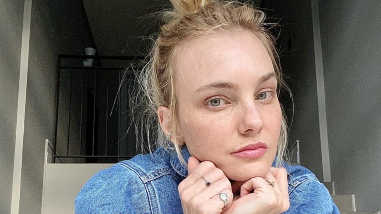 Movida a desafios, modelo Carol Trentini lança marca de roupa infantil