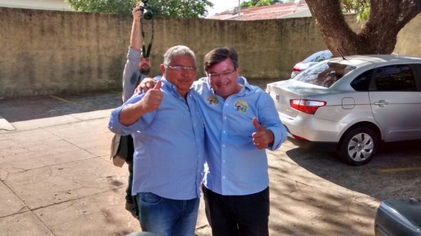 Tato e Daniel, o vice e o prefeito, no dia da votação