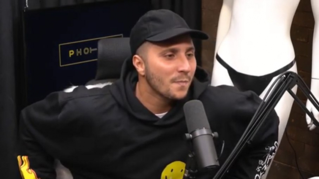 Matheus Novinho assume que fez suruba com 11 mulheres e 9 homens Matheus Novinho assume que fez suruba com 11 mulheres e 9 homens