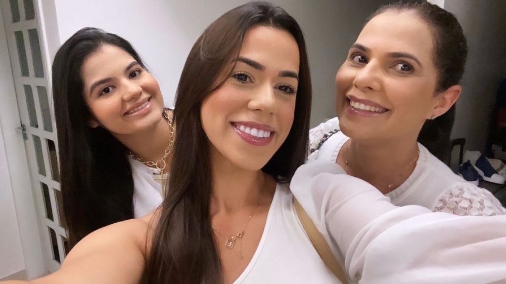 'BBB': mãe de Larissa comenta informações erradas que a filha soltou