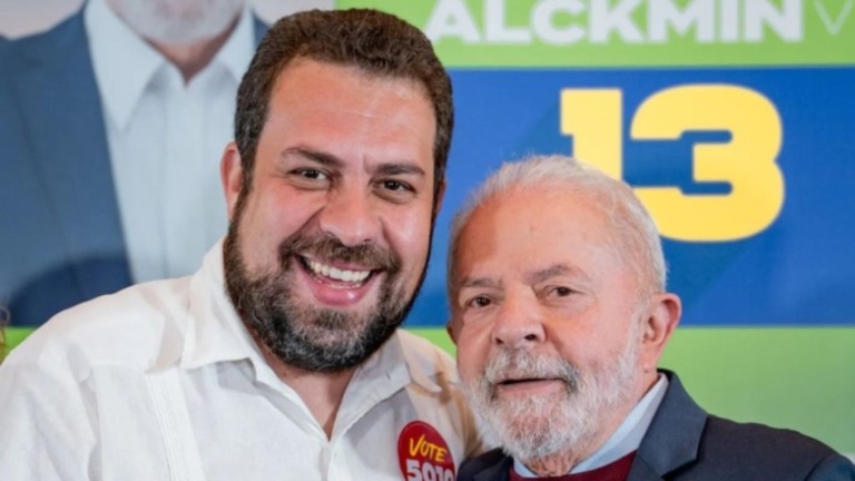 Reprodução/Instagram/@guilhermeboulos.oficial Guilherme Boulos (PSOL) recebe apoio de Lula (PT) na corrida eleitoral à Prefeitura de SP