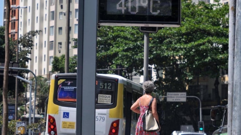 Reprodução: Flipar De acordo com o alerta emitido pela MetSul, os estados mais impactados serão Mato Grosso e Mato Grosso do Sul, nos quais a maioria das cidades deverá enfrentar temperaturas acima do