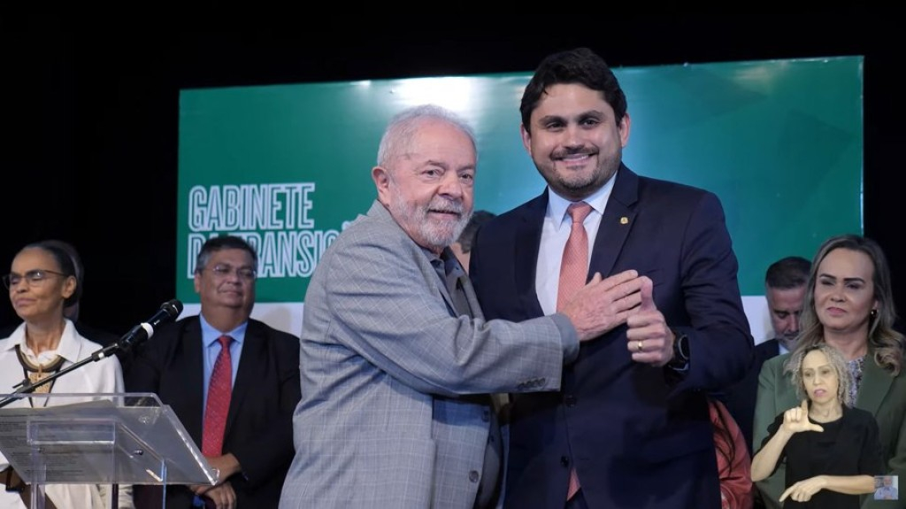 Juscelino Filho devolve dinheiro por viagem para leilão de cavalos Juscelino Filho devolve dinheiro por viagem para leilão de cavalos