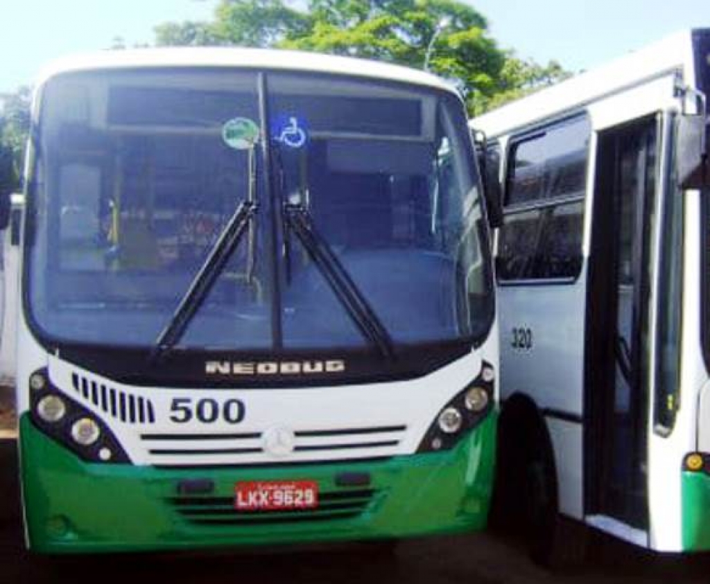 ônibus do transporte coletivo em Garça pararam nesta segunda – Foto: Garça Cidade Maravilhosa/Facebook ônibus do transporte coletivo em Garça pararam nesta segunda – Foto: Garça Cidade Maravilhosa/Facebook