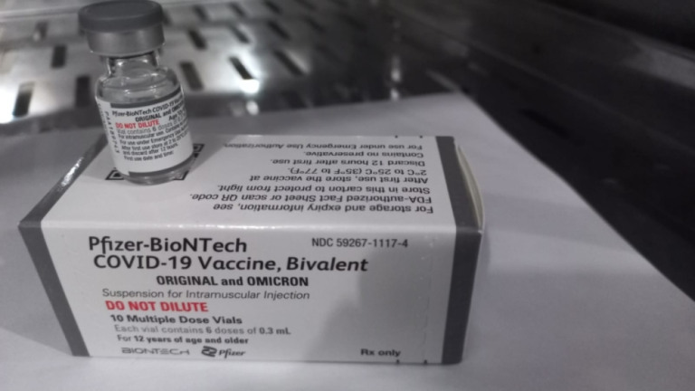 Marília inicia vacinação de grávidas e puérperas com doses bivalentes