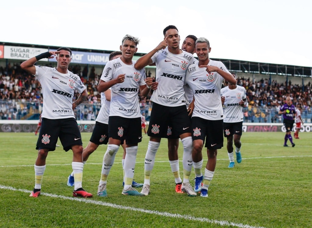 Corinthians vence o América-MG e garante vaga nas semifinais da Copinha