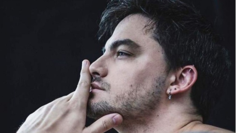 Felipe Neto oferece ajuda a artistas perseguidos pelo governo