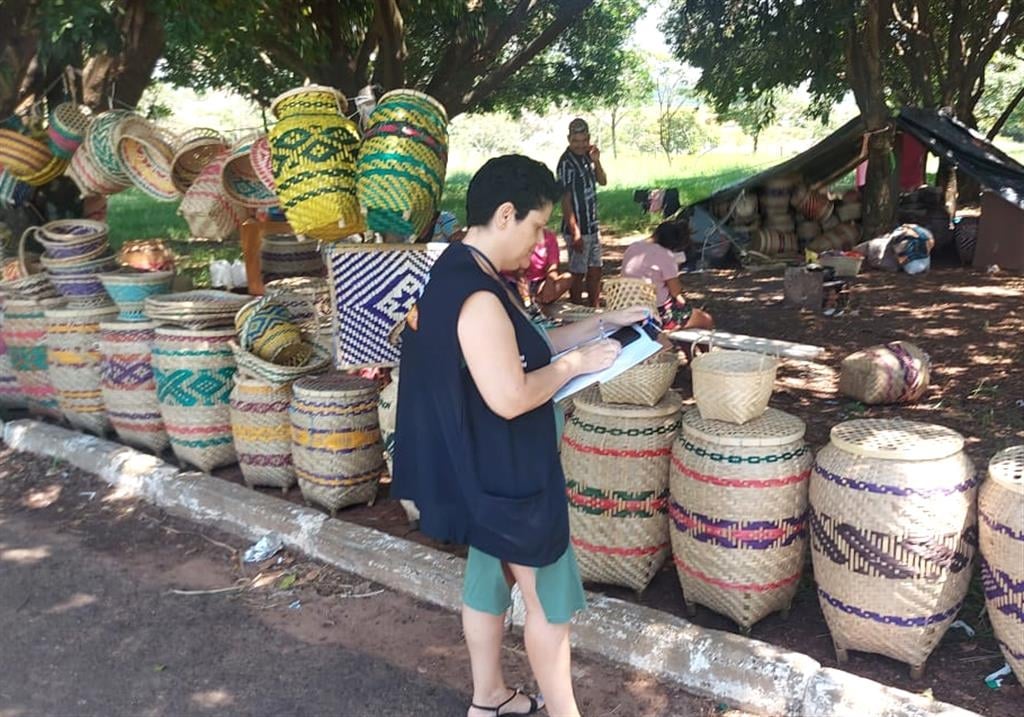 Marília recebe novo acampamento e venda de artesanato de kaingangs