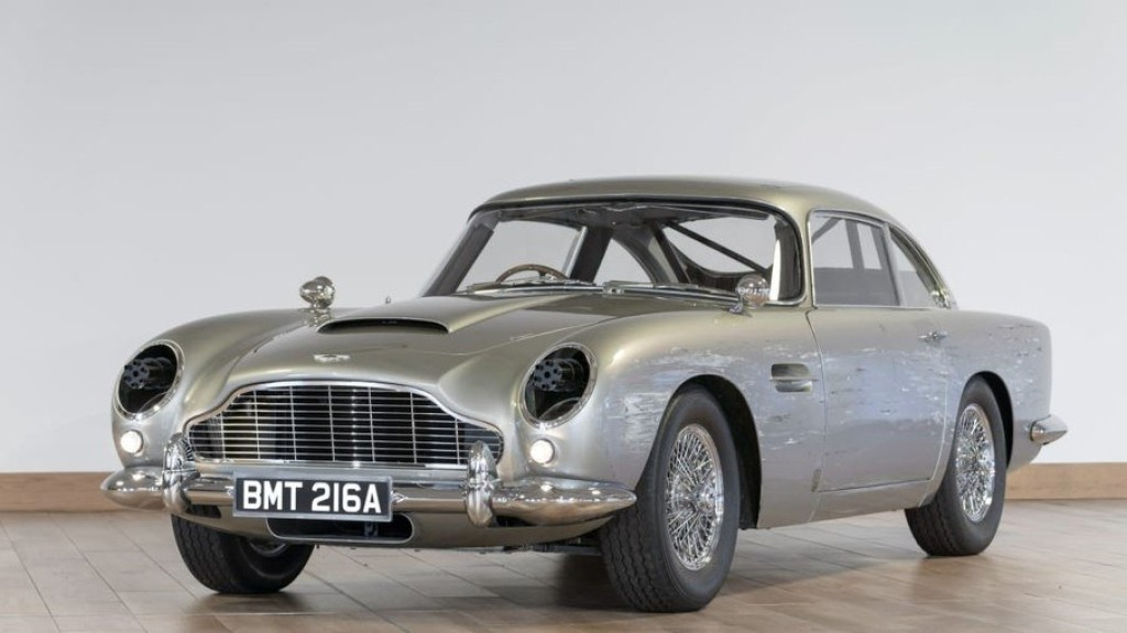 Réplica do Aston Martin DB5 arrecada mais de R$ 17,5 milhões em leilão