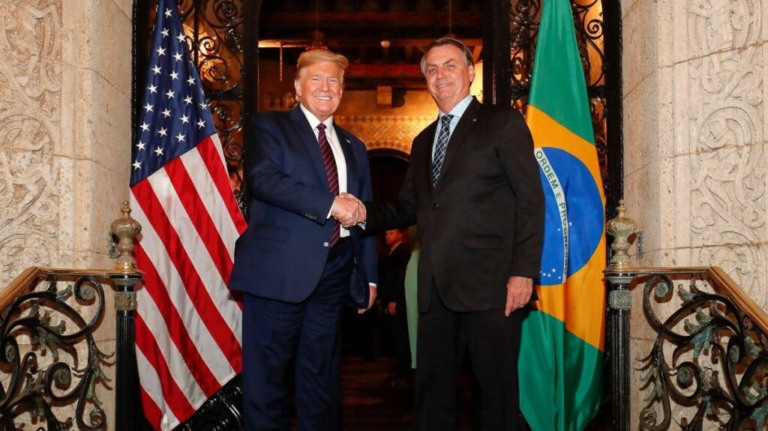 Donald Trump elogia Bolsonaro pelo desempenho no 1º turno das eleições