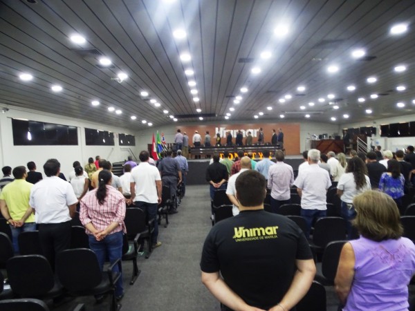 Encontro discute descarte de resíduos e energia sustentável em Marília