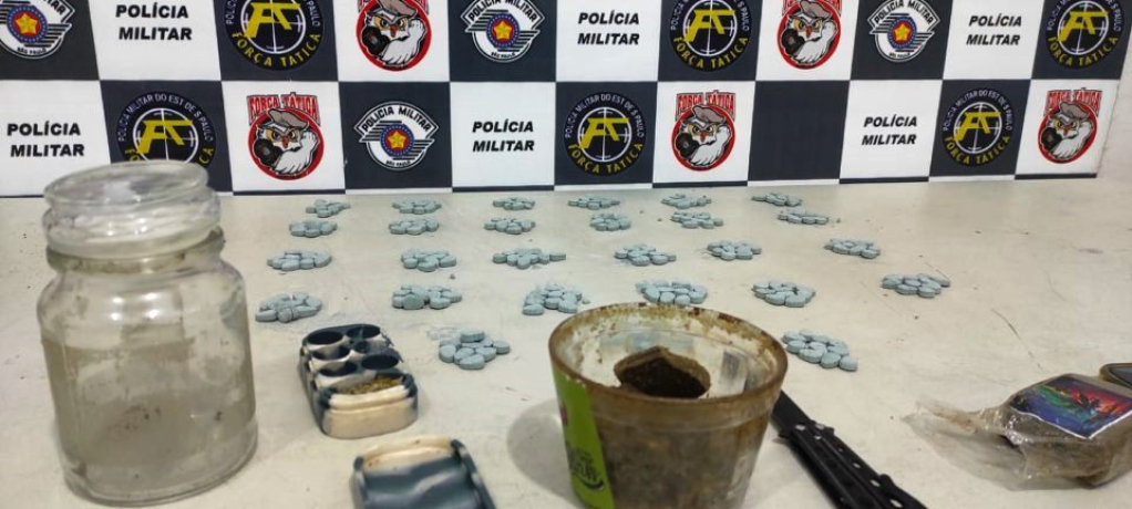 PM apreende 270 comprimidos em denúncia sobre ecstasy; suspeito solto