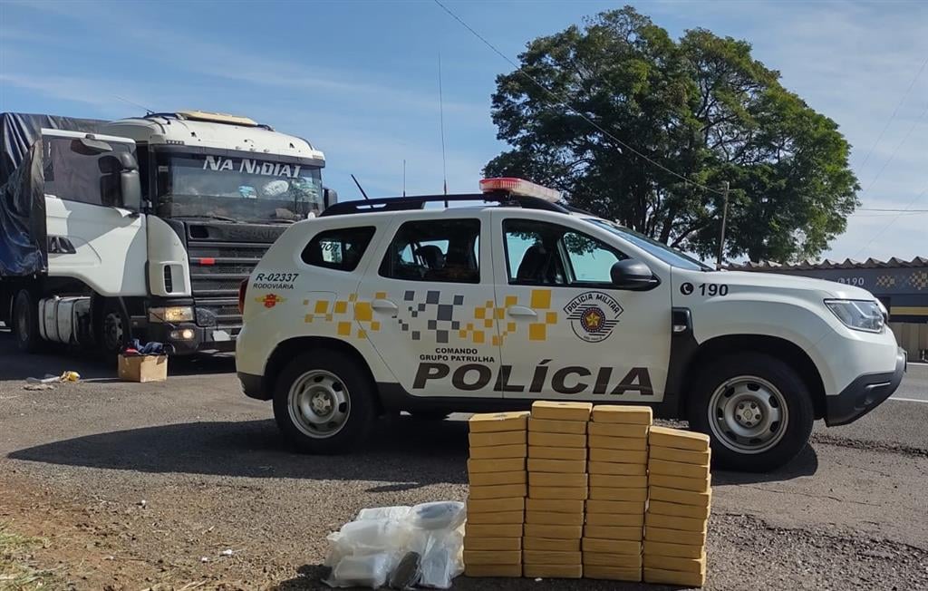 Motorista paraguaio é preso com 50kg de base de cocaína na região