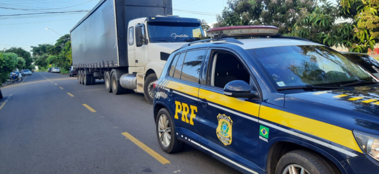 Carga roubada e avaliada em R$ 1 milhão é recuperada na BR-153
