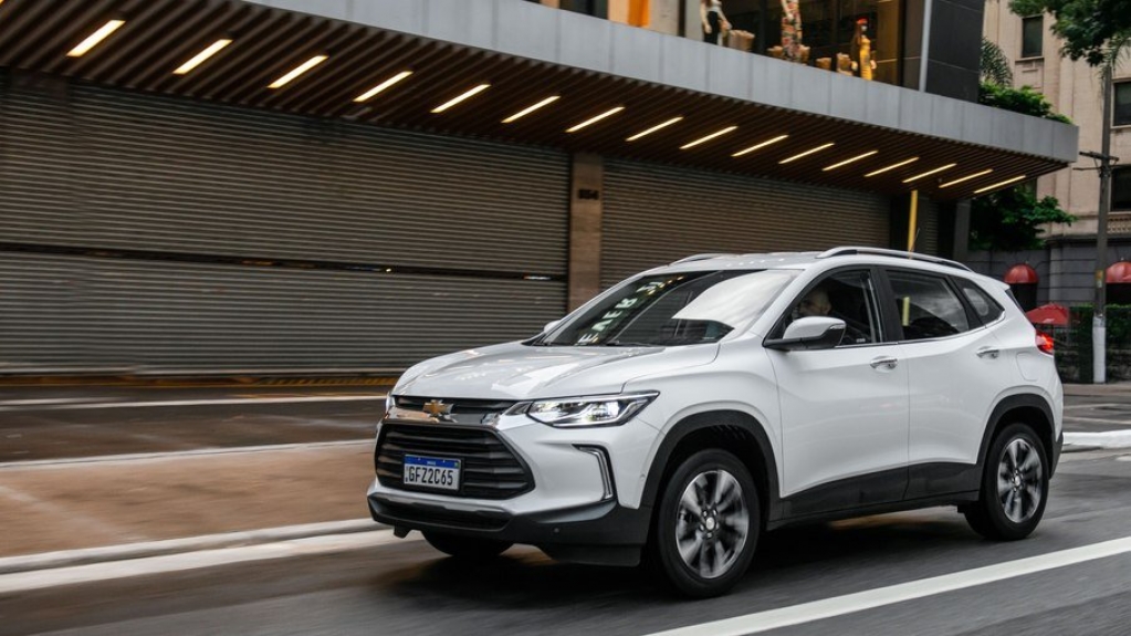 Chevrolet Tracker 2022 perde câmbio manual e ganha mais itens de série