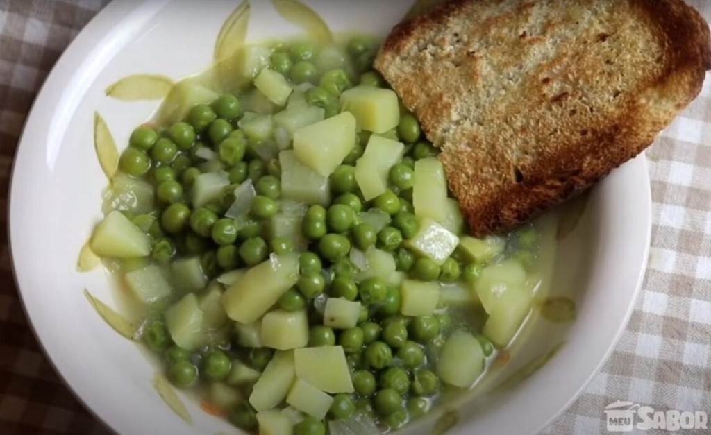 Aprenda a fazer uma deliciosa sopa de ervilhas e esquente o friozinho gostoso de hoje!