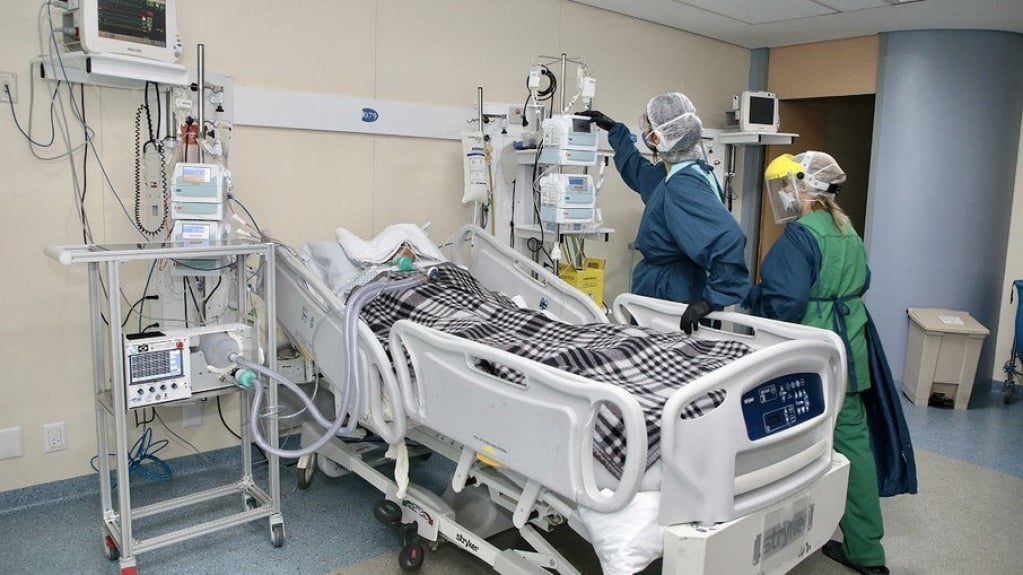 Brasil registra mais de 157 mil novos casos de Covid-19 em 24 horas Brasil registra mais de 157 mil novos casos de Covid-19 em 24 horas